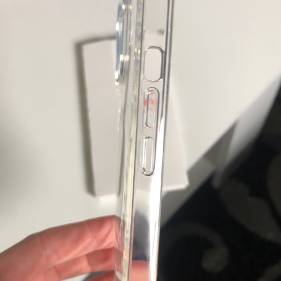 🪷 5/$10 🪷 iPhone 15 case and ONE screen protector ‼️DO NOT HAVE A BOX‼️ - Picture 3 of 5